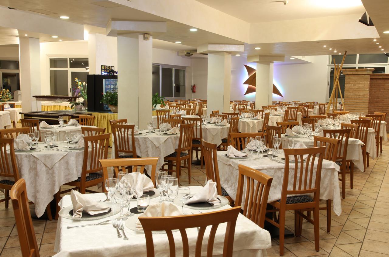 Hotel Plaza Llido Degli Estensi Exteriör bild