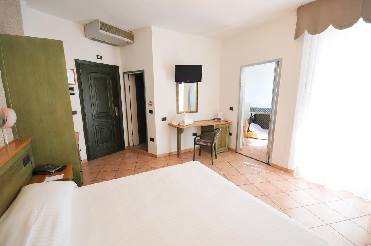 Hotel Plaza Llido Degli Estensi Exteriör bild