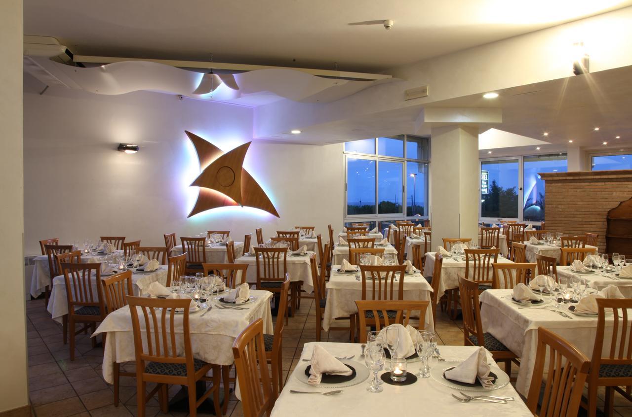 Hotel Plaza Llido Degli Estensi Exteriör bild