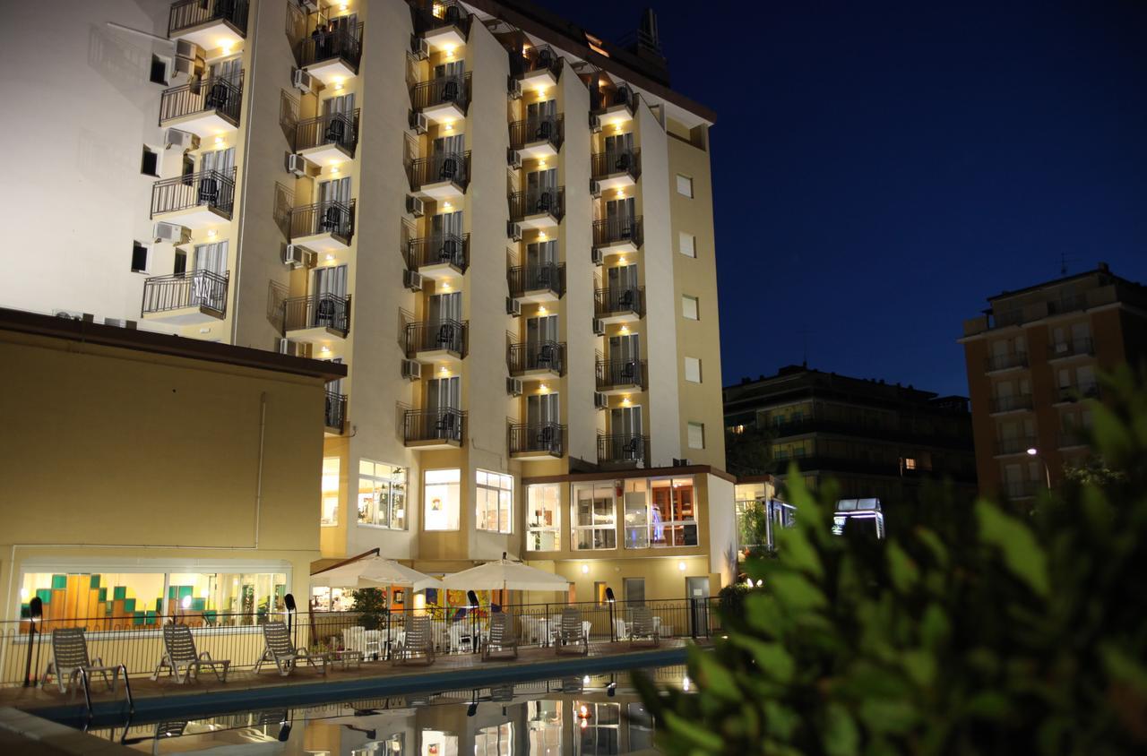 Hotel Plaza Llido Degli Estensi Exteriör bild
