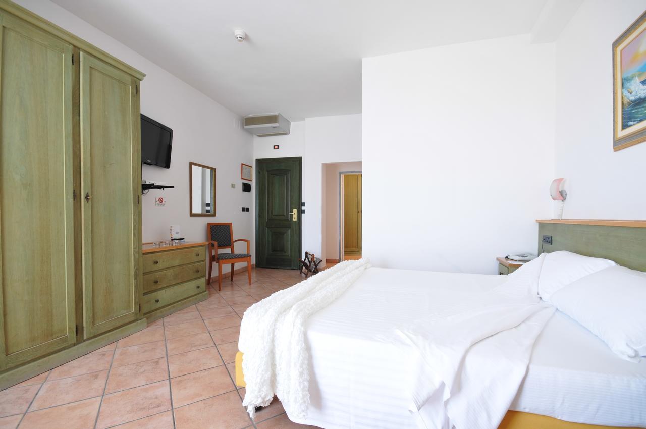 Hotel Plaza Llido Degli Estensi Exteriör bild
